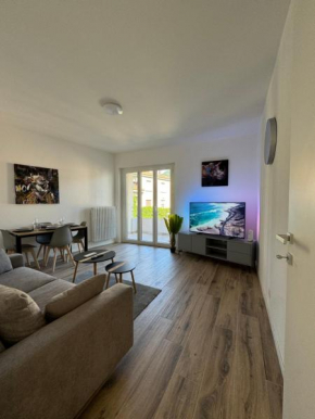 Deluxe Central Apartment - Free Parking
